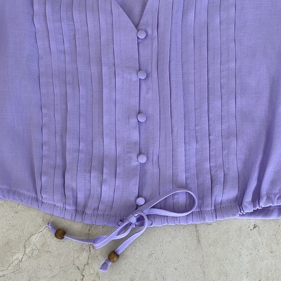 NWT RUBY AND JENNA PINTUCKED TIE WAIST TOP - Picture 4 of 7